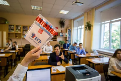 Советы. Прошедши порядочное расстояние, увидели, точно, кузницу. изображение №1